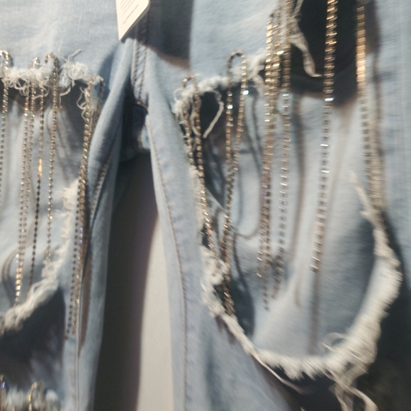 Hot and Delicious Designer Distressed Jeans SZ MED 27.5X27 NWT - Picture 4 of 7